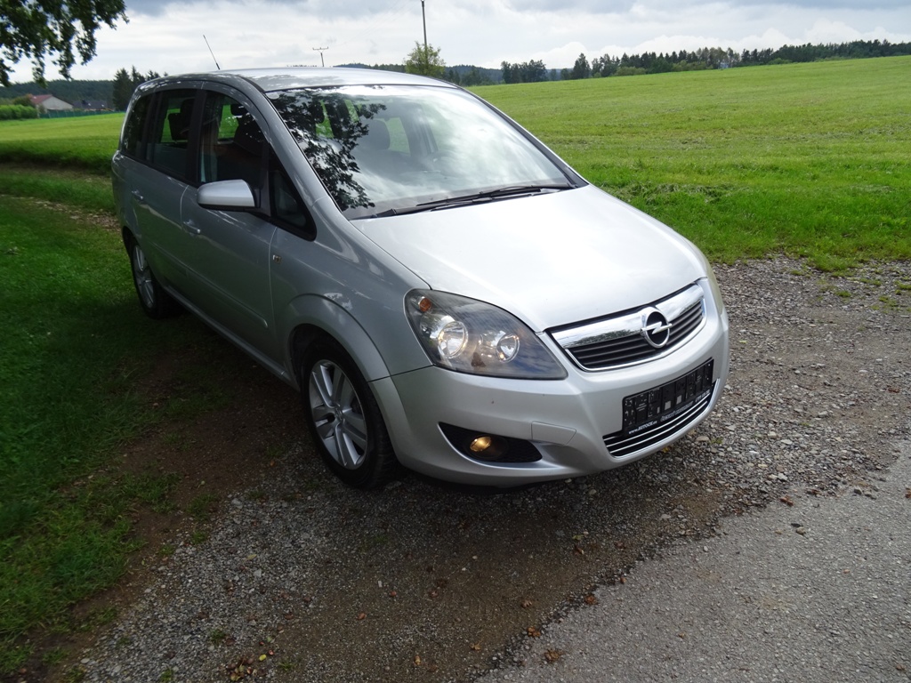 Opel Zafira 1,9 CDTI 110kw 7-míst,tažné,nová STK+ME